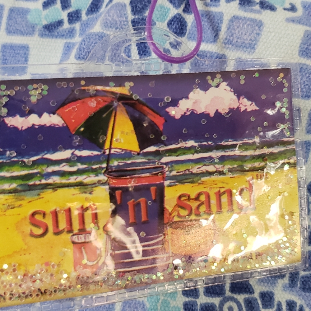 Sun 'n' Sand Pocketbook - Picture 3 of 8